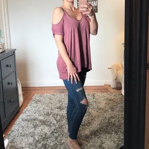Cute shoulder cut out shirt.